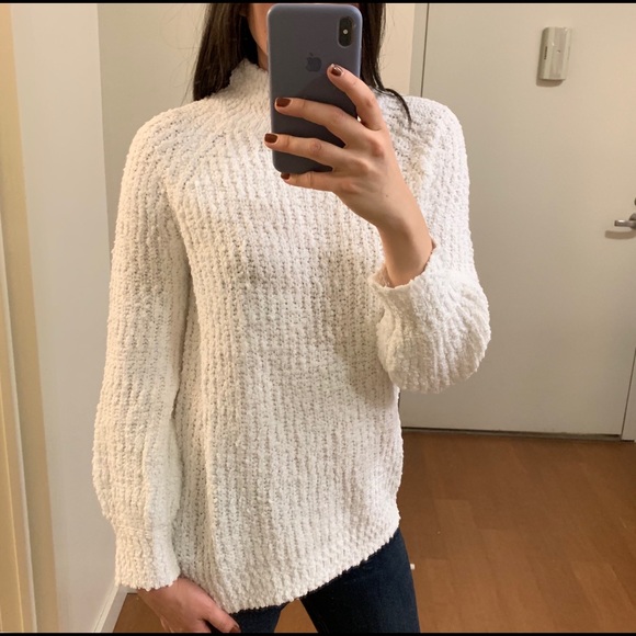 Last 3 • Ivory Raglan Sleeve Sweater - Picture 2 of 8